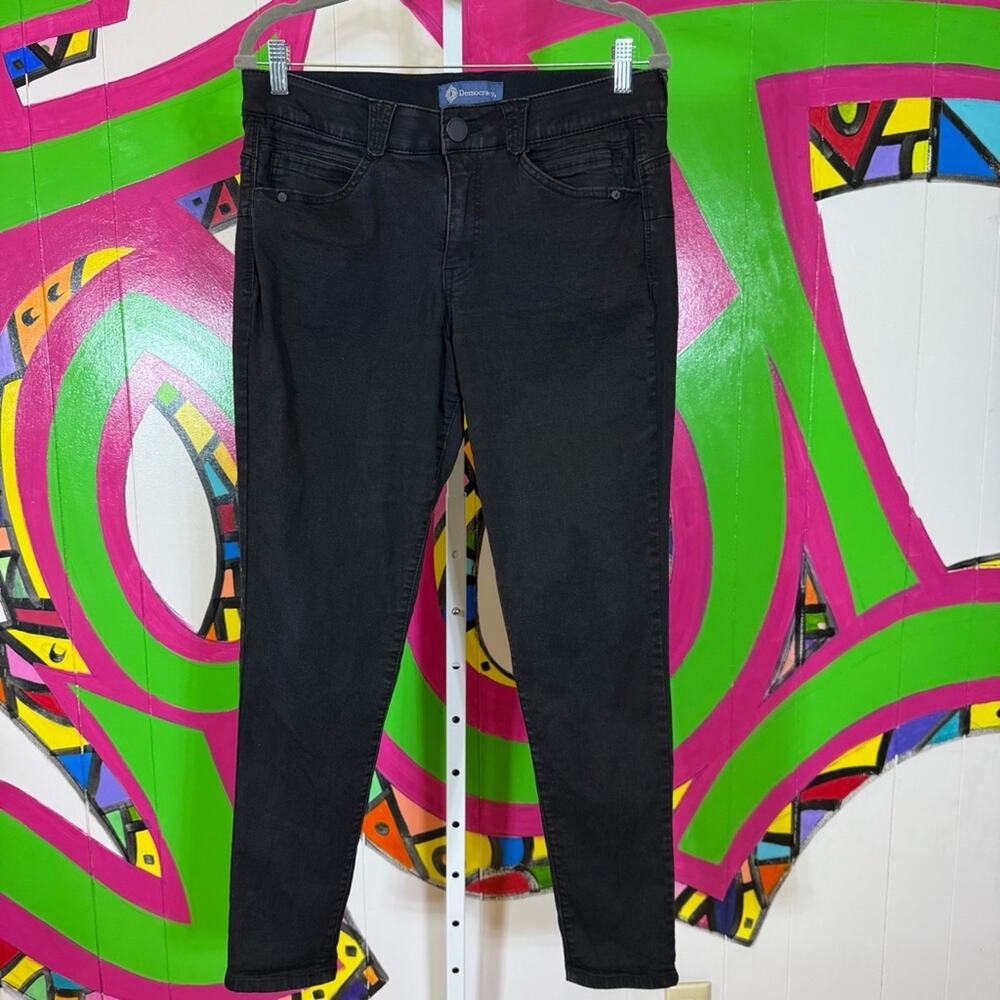 Democracy, Black Skinny Jeans. Size 10. In good used condition!